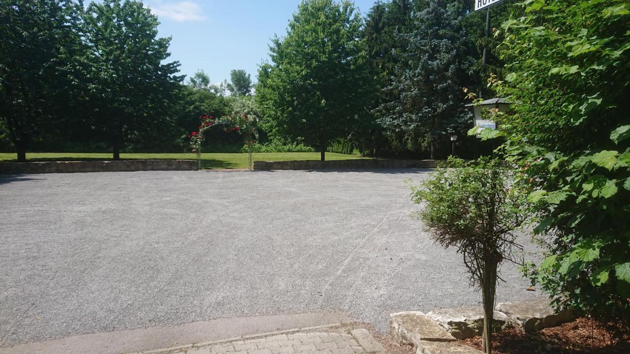 Hotel Landgasthof Fromm Untergruppenbach Exterior foto